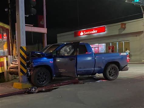 Accidente vial en Av Carranza deja daños materiales cuantiosos