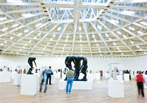 The iconic Soumaya Museum and its gleaming steel tiles - designonweb - arkitectureonweb