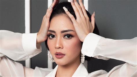 Potret Ririn Dwi Ariyanti Tanpa Makeup Tampil Natural Hot Liputan