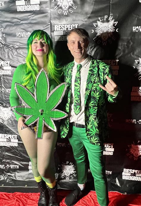 Weed couple costume : r/trees