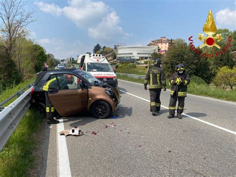 Albavilla Incidente Lungo La Como Lecco Soccorse Tre Persone