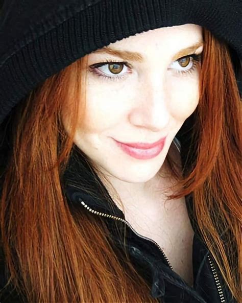 Pin By Joyce Hurlbut On Elcin Sangu Redheads Red Hair Redhead Beauty