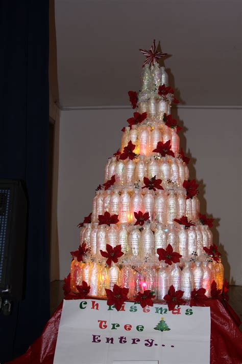 Christmas Tree Made Of Recycled Plastic Bottles Pohon Natal Natal Pohon