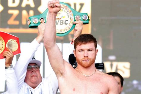 Boxing Saul Canelo Alvarez Came Out Of Surgery On His Left Hand Well His Daughter Gives Him A