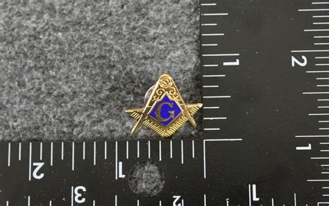 Vintage Freemasons Masonic Blue Lodge Enamel Pin Gem