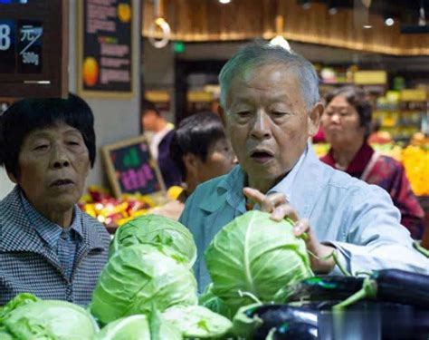 医生警告：这3种饭后习惯可能诱发脑溢血，宁可躺着也不做！