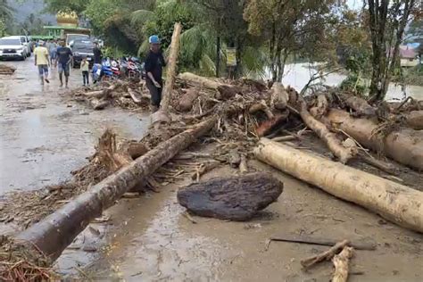 印尼蘇門答臘暴雨成災 引發洪水及山泥傾瀉 至少19死7人失蹤 星島日報