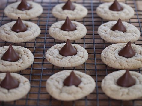 My Girlfriend's Best Recipes: Peanut Butter Kisses Cookies