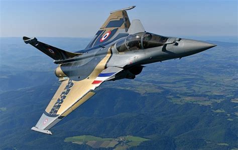 Dassault Porté Par Le Rafale Aerobuzz Avion De Chasse Rafale Avion Militaire