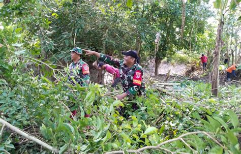 Antisipasi Dampak Perubahan Iklim Koramil Barabai Gotong Royong