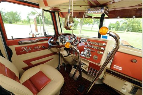 Keeping it classic #trucking #awesomeinteriors Show Trucks, Big Rig ...