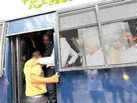 Free Photo Bjp Mp Kirodi Lal Meena Arrested From Dharna Site Outside Police Station