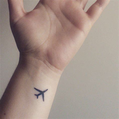 40 Small Tattoo Ideas That Are Simple And Cool Tiny Tattoos Small