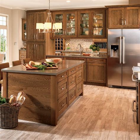 Shenandoah Mission 14.5625-in x 14.5-in Tawny Oak Shaker Cabinet Sample ...