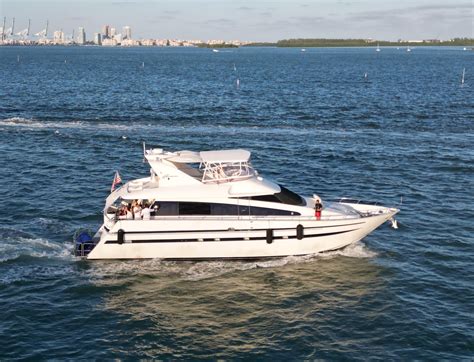 Azimut 70 - OLYMPUS (13 pax) – Boat Party RD