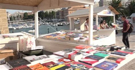 Torna A Bari Lungomare Di Libri Il Salone Culturale Vista Mare