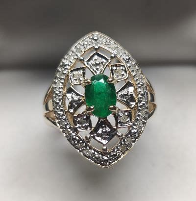 Anillo Calado Diamantes Y Esmeralda D Lusso