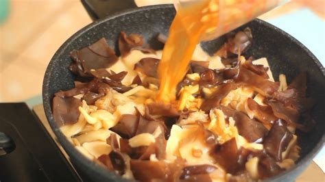 tahu jangan digoreng tinggal cemplung  minyak udah kayak beli