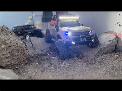 Traxxas Trx4 Sports Vs Axial Gladiator Scale Crawler 1 10 YouTube