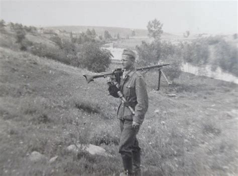 Soldat Mit MG Und Handgranate Laschtschewoje Ukraine 1941 REIBERT Info