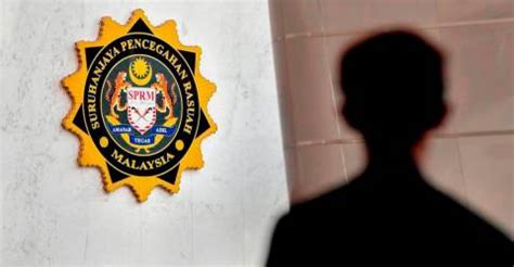 Macc Raids Tan Sris House Over Probe On Govt Vehicle Fleet Management