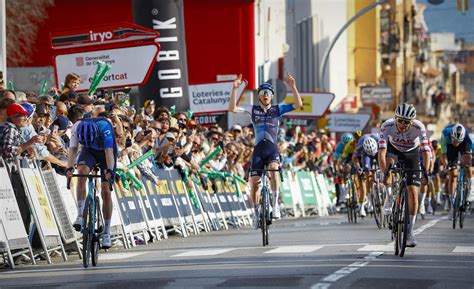 Tour de Catalogne 2024 La surprise Nick Schultz remporte la 1ère