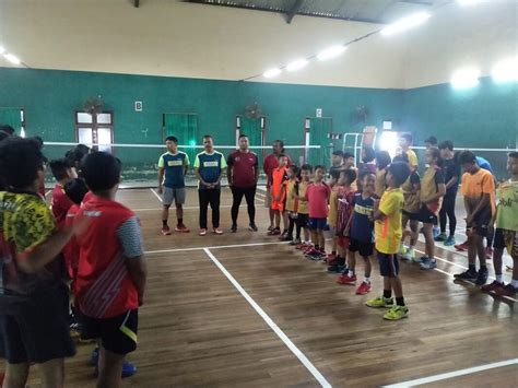 Latih Tanding Bersama Pb Sinar Jaya Surabaya Pbmawardi Badminton Club