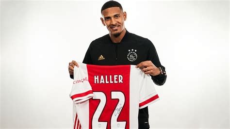 Ajax Contracteert Sébastien Haller