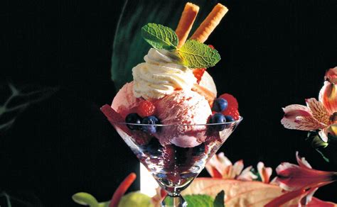 Eisbecher Mit Heidelbeeren Und Himbeeren Rezept GUSTO AT