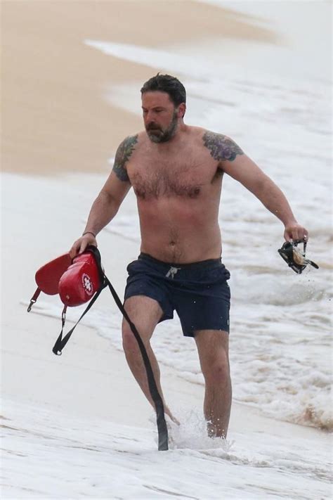 It S Real Ben Affleck Goes Shirtless And Shows Off Massive Back Tattoo