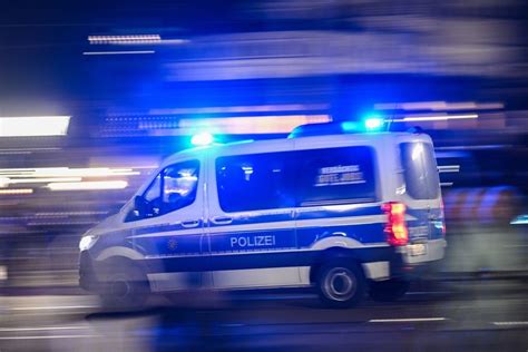 Stade Mann Wird Schwer Verletzt Am Bahnhof Gefunden Wenig Sp Ter Ist