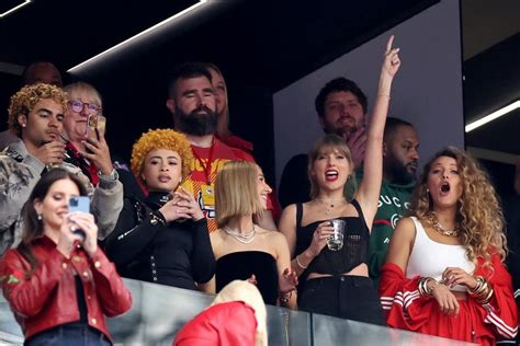 Taylor Swift’s Super Bowl Outfit Featured Several Subtle Travis Kelce ...