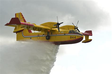 Morh Mod Croatia On Twitter Protupo Arni Avion Canadair Cl