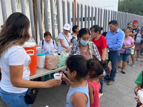 Mujeres Del Poder De La Fe Reparten Alimentos En Hospital