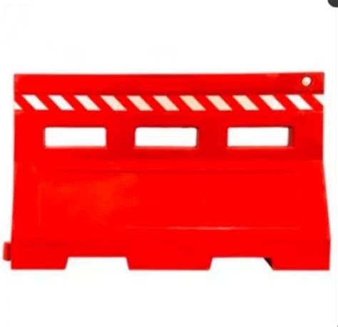 Nilkamal Red Plastic Road Barrier 2Kg Size 1500 X 1000 At 2600 In