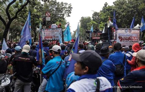 Buruh Ancam Mogok Kerja Karena Kenaikan UMP Tak Sampai 15 Ini Kata