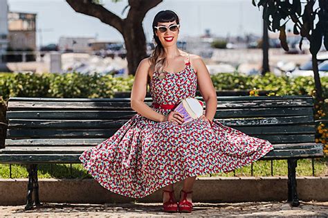 Pinup Girl Relaxing In The Park Beauty Hand Bag Photo Background And ...