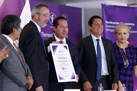 Entrega INAI reconocimiento a COFEPRIS por cumplimiento en publicación