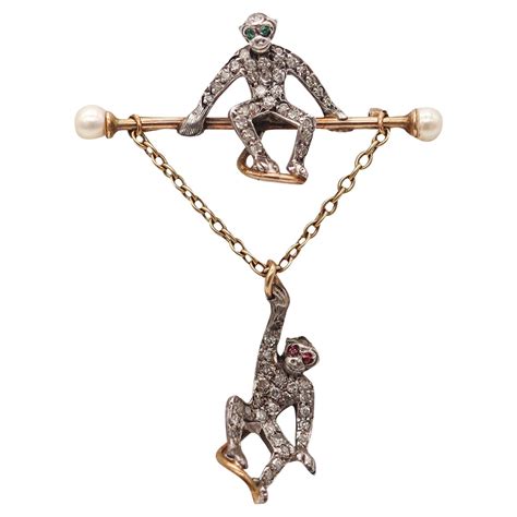 Rene Boivin Paris Gem Set Brooch 18kt Gold with 14.09ctw in Diamonds