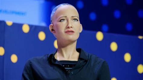 Androide Sophia cree que robots y humanos pueden ser socios "increíbles ...