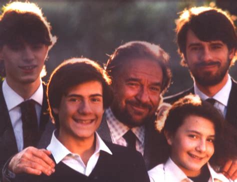 Il Natale con papà Ugo Tognazzi e la famiglia allargata Ora