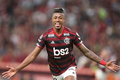 Jogadores Elegem Atacante Do Flamengo Como O Melhor Jogador Brasileiro