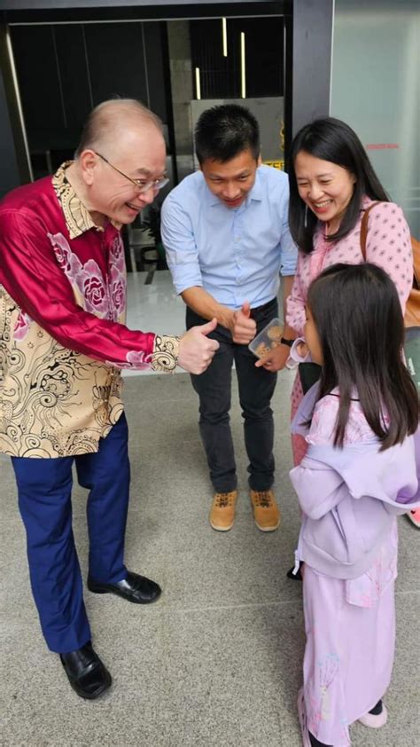 【视频】张月佳为女申请公民权终如愿 魏家祥盼速修宪解决海外产子