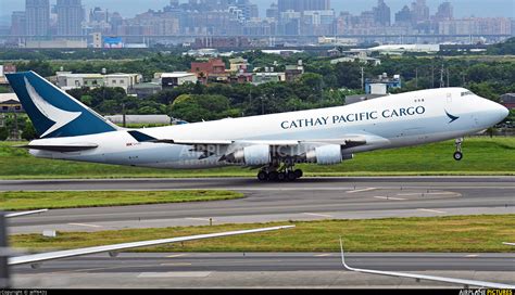 B Lie Cathay Pacific Cargo Boeing 747 400f Erf At Taipei Taoyuan