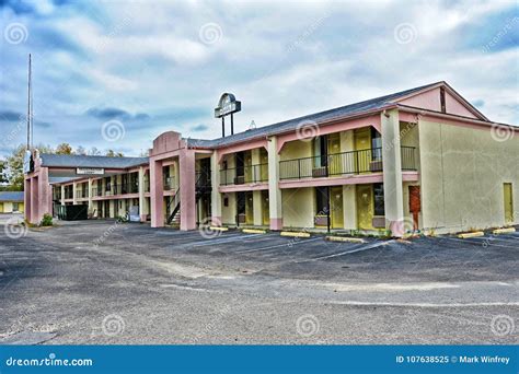 An Old Abandoned Motel Stock Image Image Of Abandoned 107638525