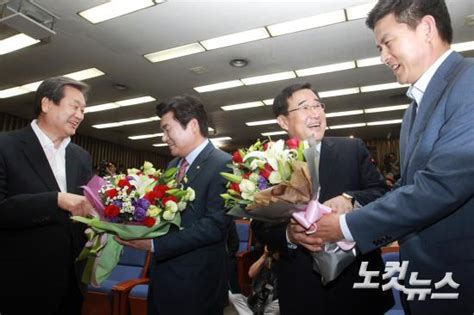 새누리당 신임 원유철 원내대표와 김정훈 정책위의장 선출 노컷뉴스