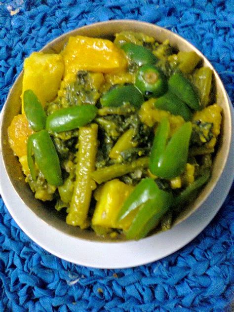 Veg. Curry With Stems,Leaves Of Bottle Gourd/Lau Shak Curry - Cookingenuff