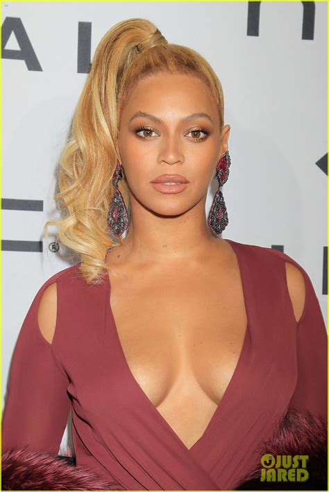 Beyonce Flaunts Cleavage In Sexy Dress At Tidal Concert Photo 3487584