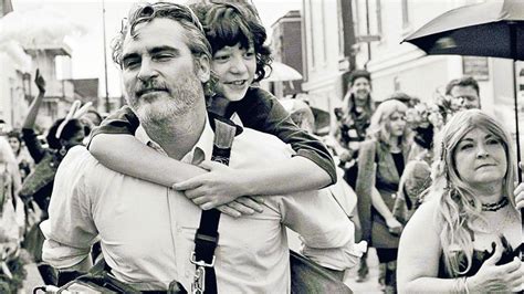 Joaquin Phoenix looks for the future in Mike Mills' film "Come on, come on". - TIme News