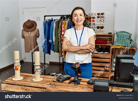 Im Genes De Vendedor De Mostrador Im Genes Fotos Y Vectores